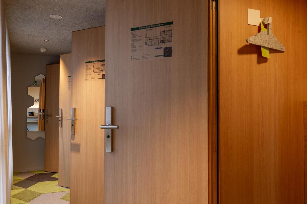 The Lab Capsule Hotel Thun Buitenkant foto